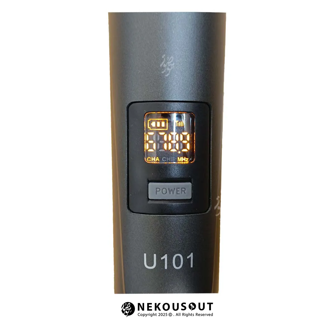 نمای نزدیک نمایشگر LCD میکروفون Max U101