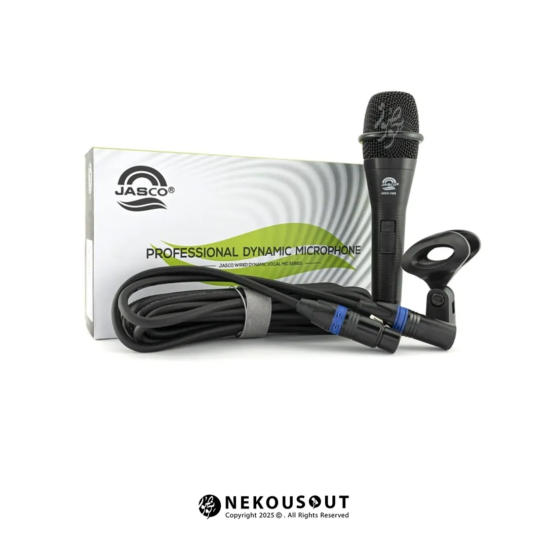 میکروفون داینامیک جاسکو Jasco 2400 3 نمای نزدیک از کلید ON/OFF روی بدنه و کانکتور XLR سه پین استاندارد